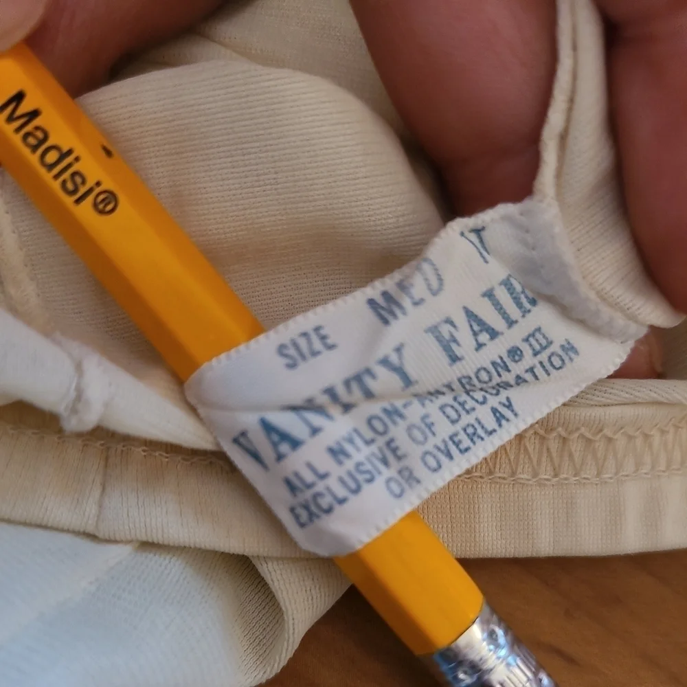 Vanity Fair 1970s Vintage Tan‎ Half Slip Size Medium